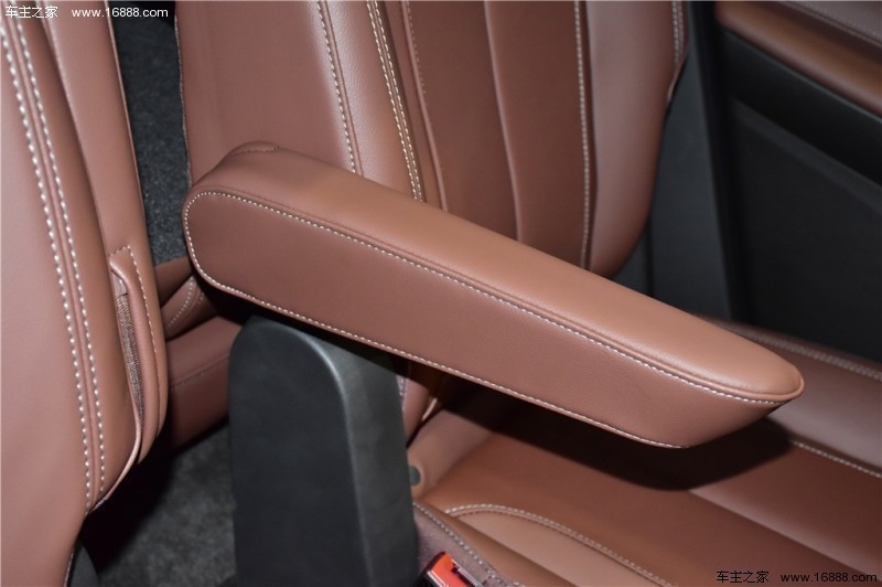 别克GL62019款 18T 6座互联尊贵型 国V