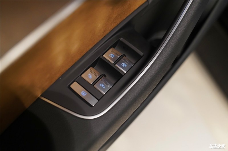 奥迪A82019款 A8L 55 TFSI quattro 尊贵型