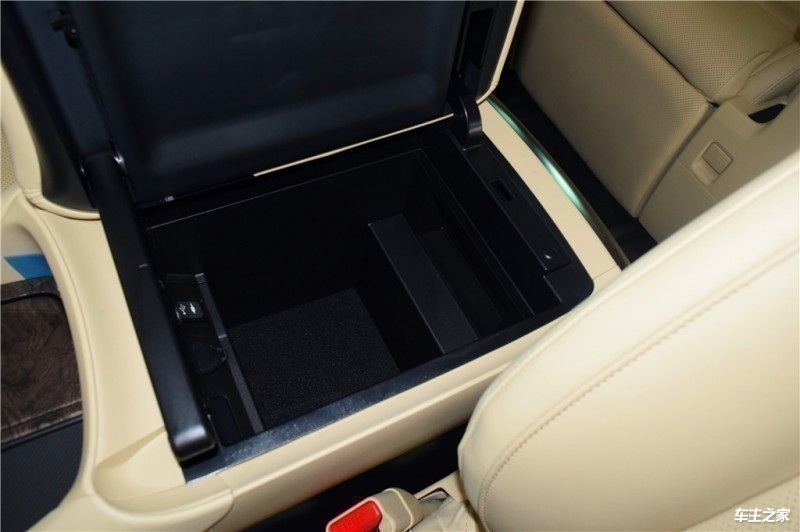 威尔法2019款 2.5L HV豪华版