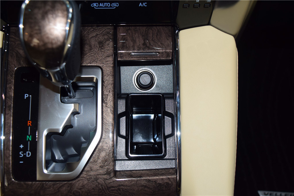 威尔法2019款 2.5L HV豪华版