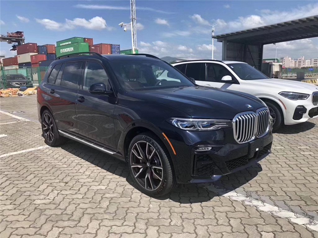 宝马X7加版2019款 xDrive40i M运动 大豪华
