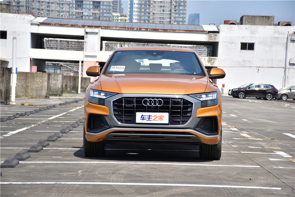 奥迪Q82019款 55 TFSI 尊享动感型