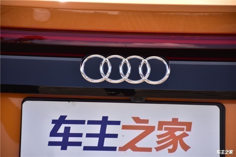 奥迪Q82019款 55 TFSI 尊享动感型