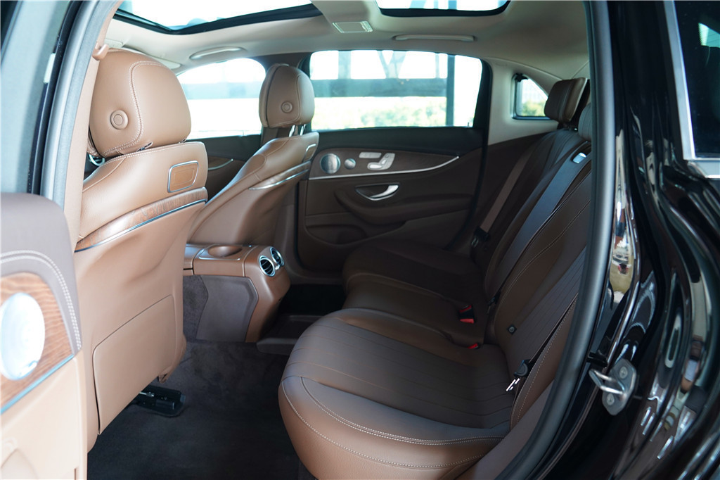 奔驰E级 2020款 E 350 L 运动型 4MATIC