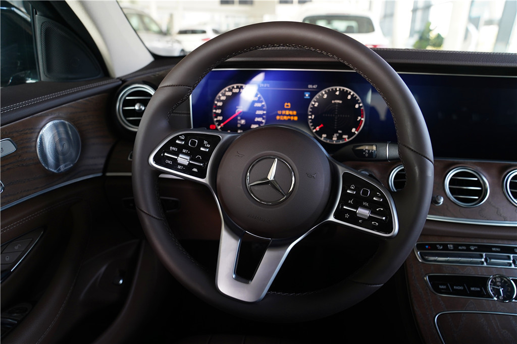 奔驰E级 2020款 E 350 L 运动型 4MATIC