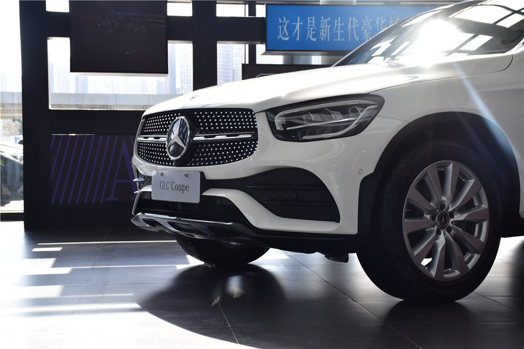 奔驰GLC轿跑 2020款 GLC 260 4MATIC 轿跑SUV