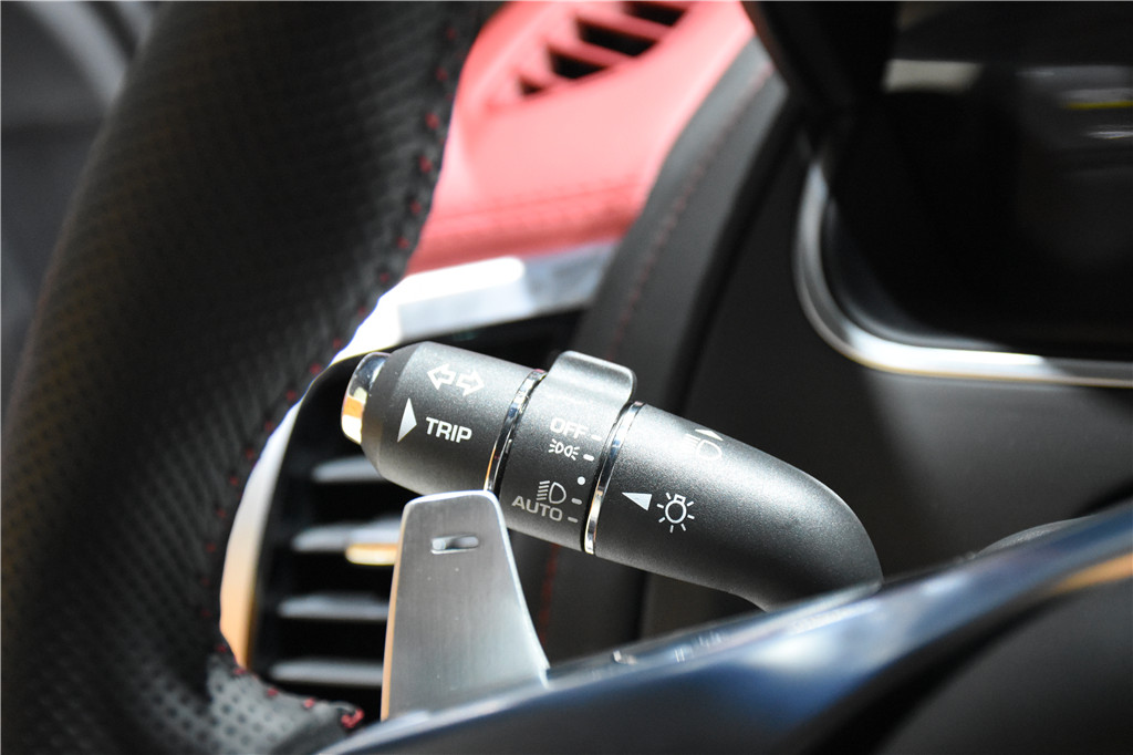 捷豹F-TYPE 2021款 P300 后驱First Edition硬顶版