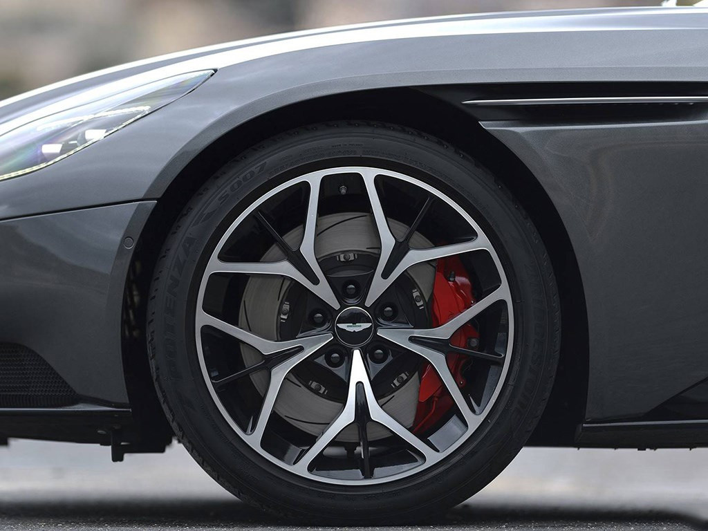 阿斯顿·马丁DB11 2019款 4.0T V8 Volante