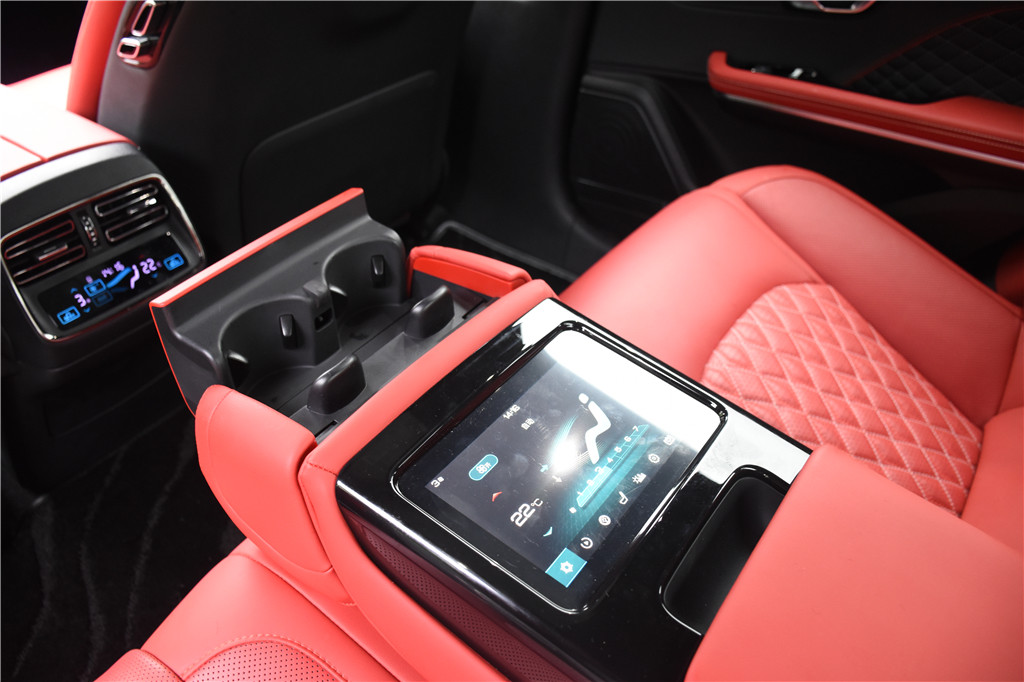 汉 2020款 EV 四驱高性能版旗舰型