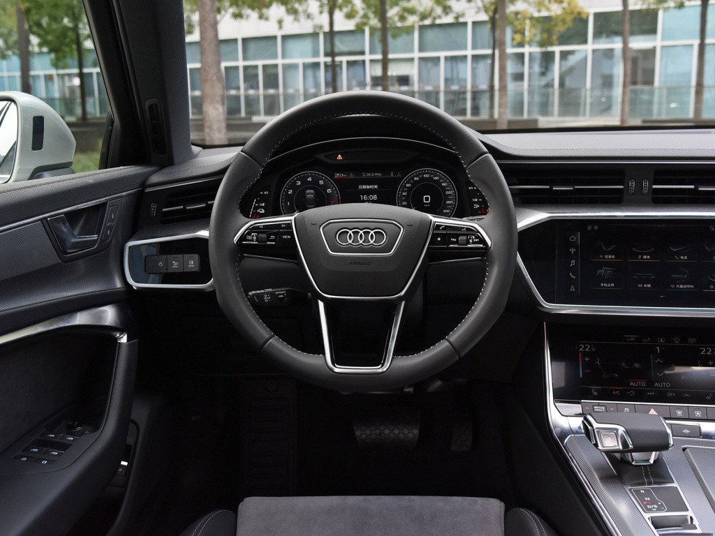 奥迪A6L新能源 2020款 55 TFSI e quattro