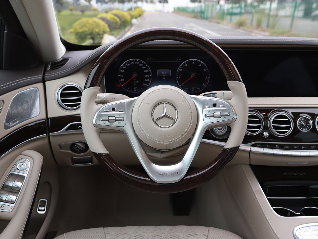 imsa 迈巴赫s级内饰