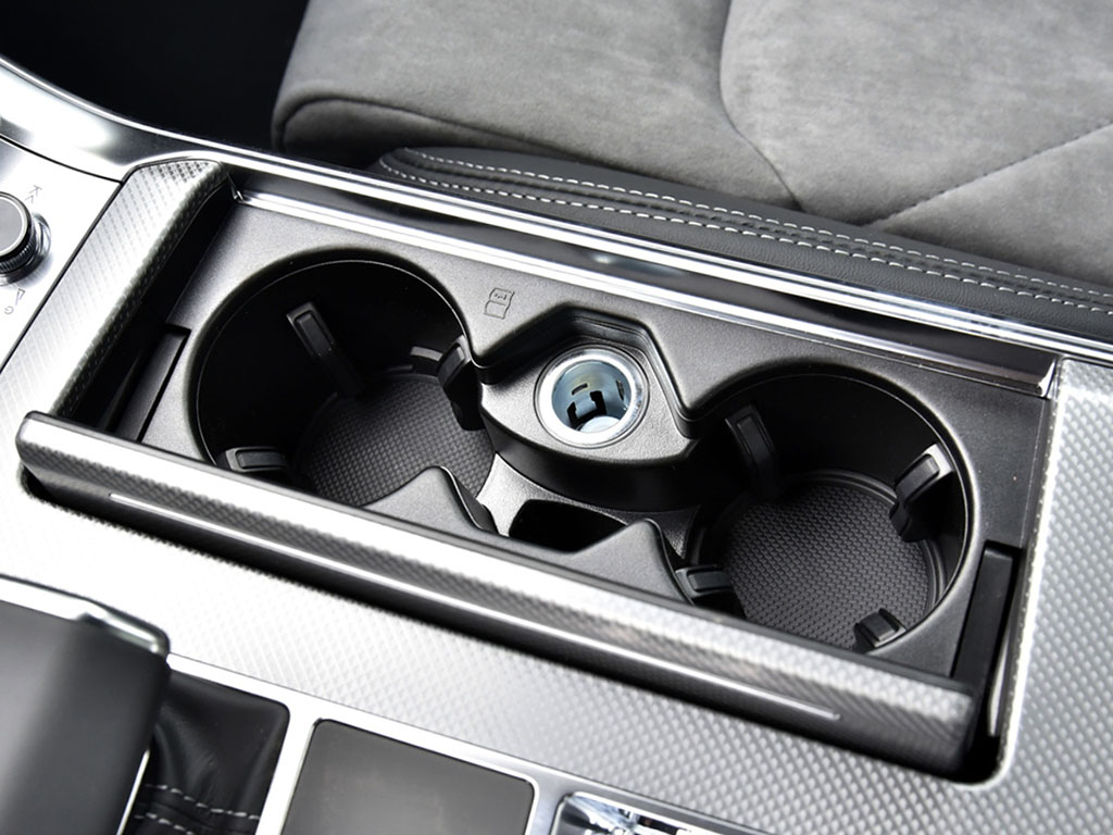 奥迪A6L2022款 45 TFSI quattro 臻选动感型