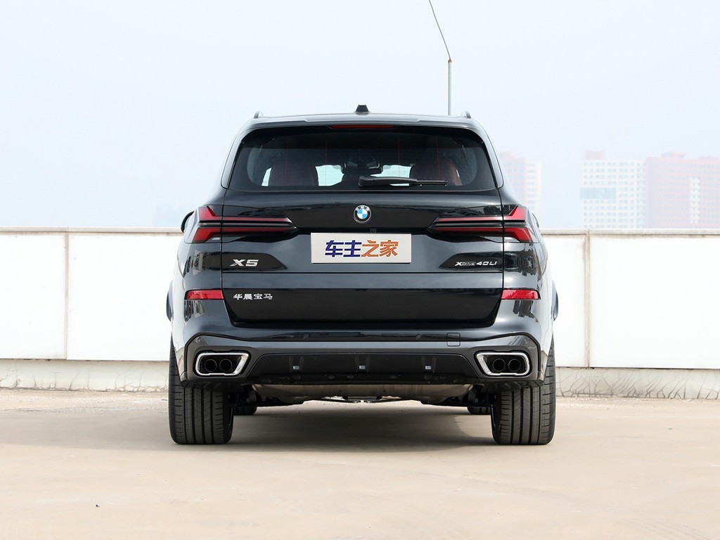 宝马X5 2023款 xDrive 40Li 尊享型M运动曜夜套装