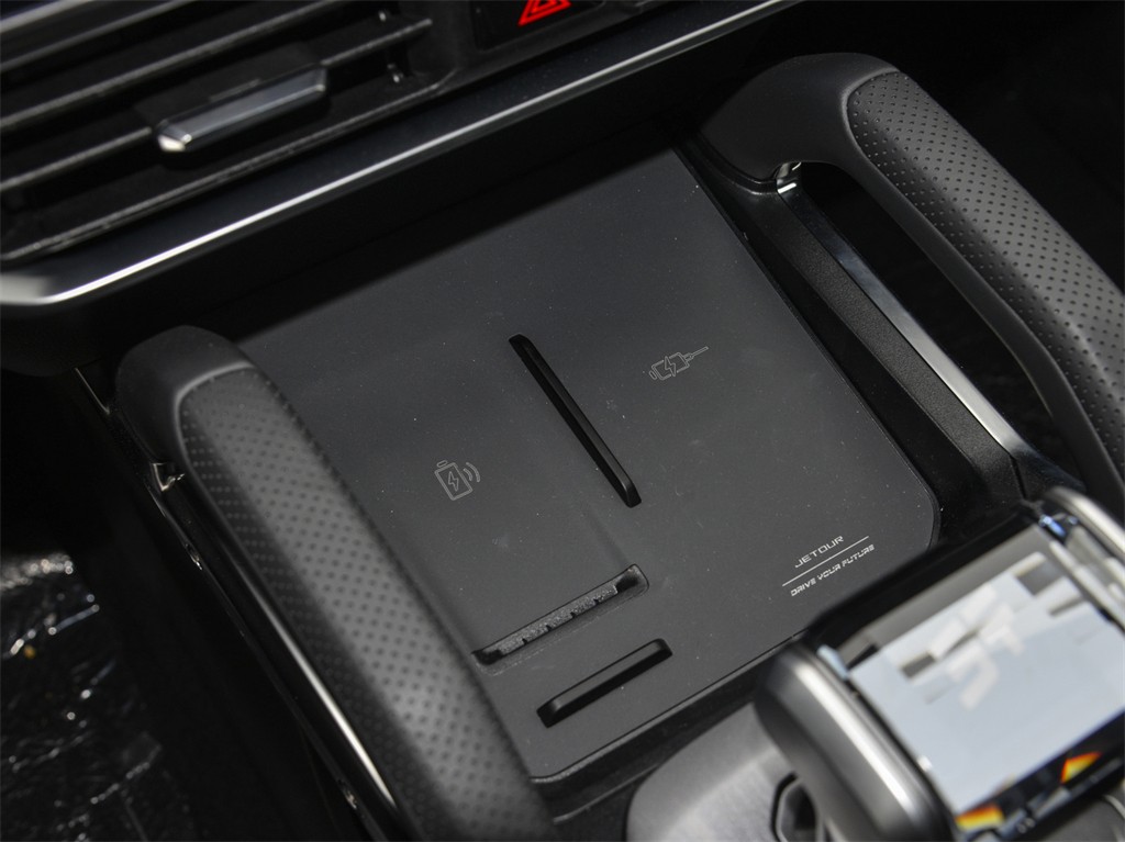 捷途山海T2 2024款 C-DM 208KM 山野版