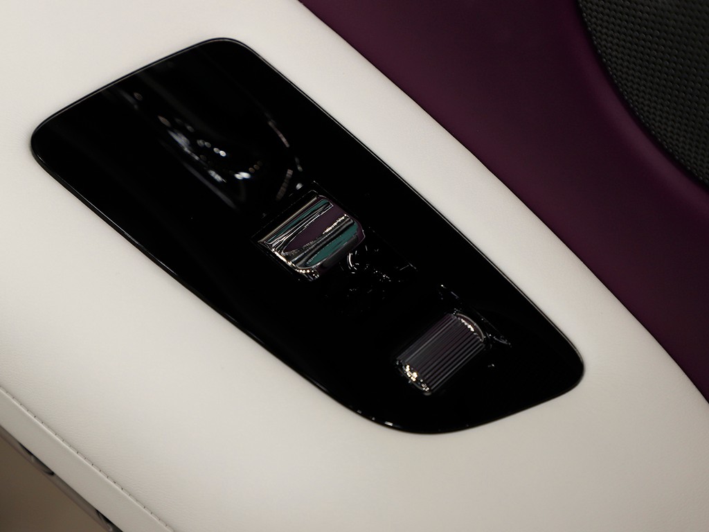 古思特 2024款 6.7T 长轴距版