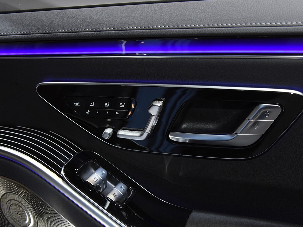 奔驰S级 2022款 S 500 L 4MATIC 高级定制版