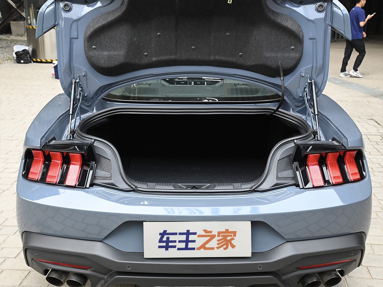Mustang 2024款 2.3L EcoBoost 硬顶性能版