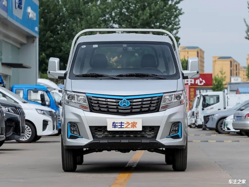 新豹T3 EV 2024款 265km 栏板车豪华版