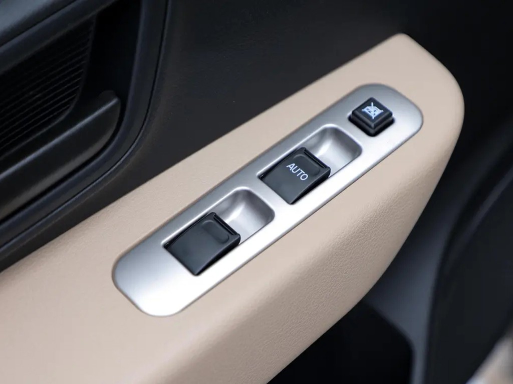 新豹T3 PLUS 2022款 双排 1.6L 2.52米 旗舰版
