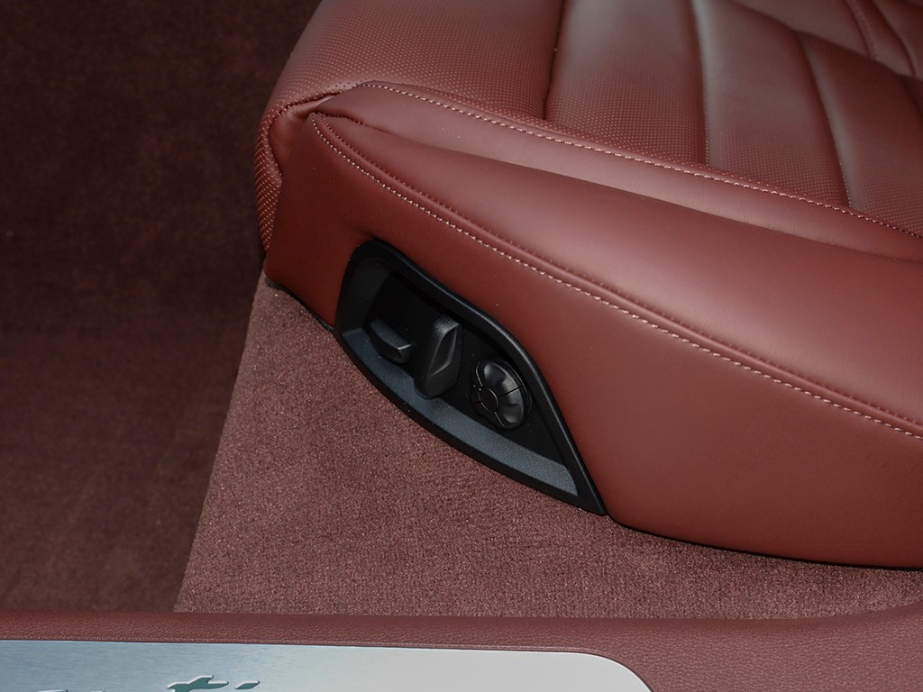 Panamera 2024款  行政加长版 2.9T