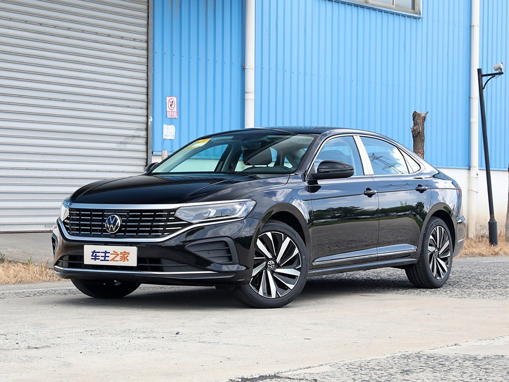 帕萨特 2025款 出众款 380TSI 龙腾版