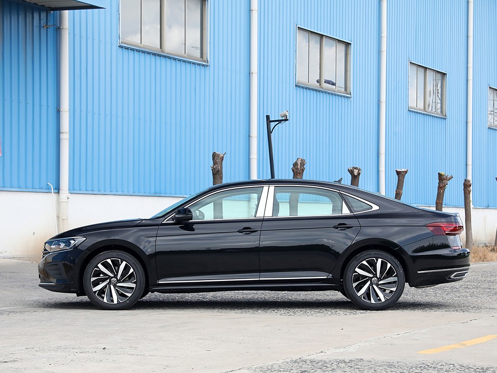 帕萨特 2025款 出众款 380TSI 龙腾版