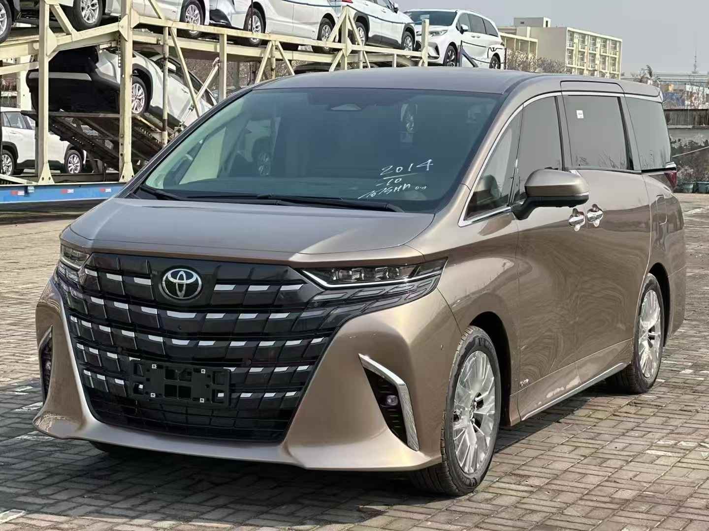 埃尔法 2025款 双擎 2.5L 尊贵黄金版