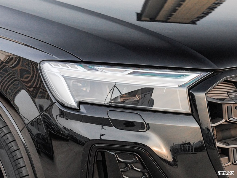 奥迪Q7 2025款 45 TFSI quattro S line黑武士型
