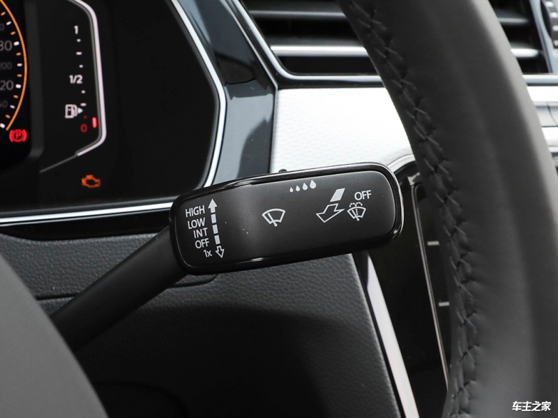 迈腾 2025款 改款 众享款 330TSI DSG豪华型