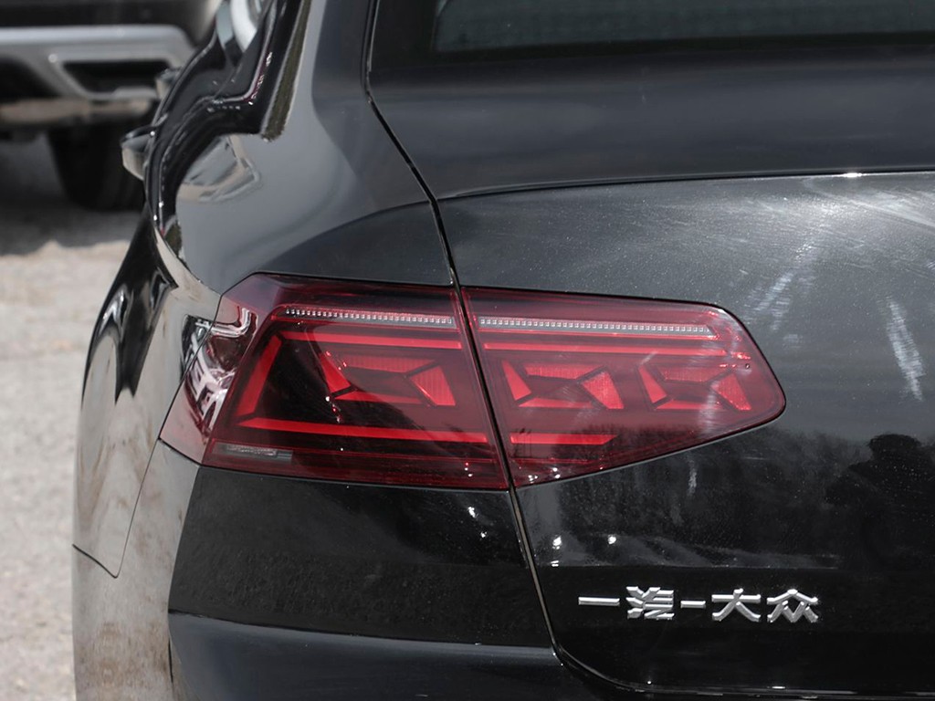 迈腾 2025款 改款 众享款 330TSI DSG豪华型