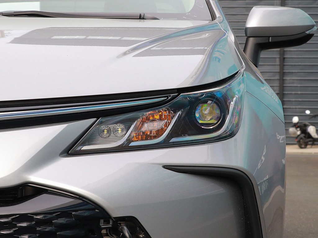 卡罗拉 2024款 1.8L 智能电混双擎 旗舰版