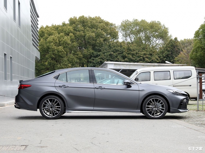 凯美瑞 全部在售 2026款 2025款 2024款 2023款 2022款 2021款成都凯美瑞降价5.00万 最低仅售13.48万