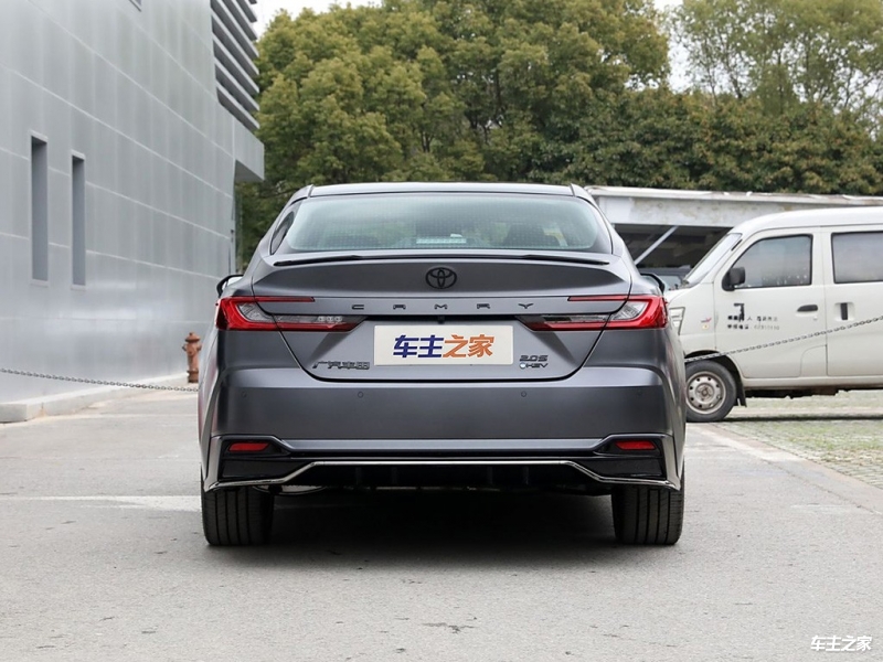 凯美瑞 2025款 双擎 2.0HXS 光辉版