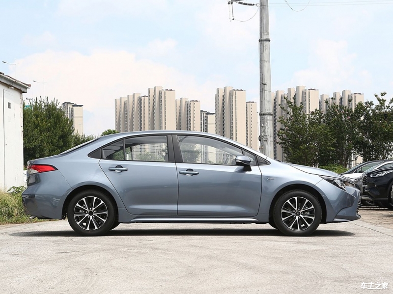 雷凌 2024款 智能电混双擎 1.8L 领先版