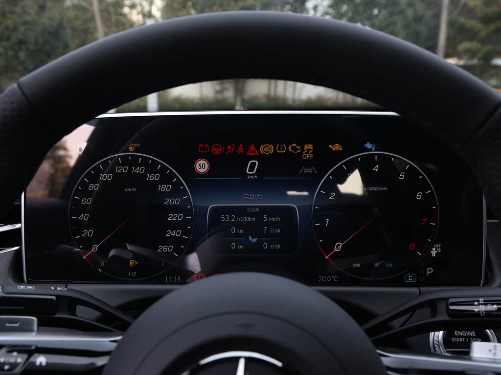 奔驰E级 2025款 改款 E 300 L 时尚运动型