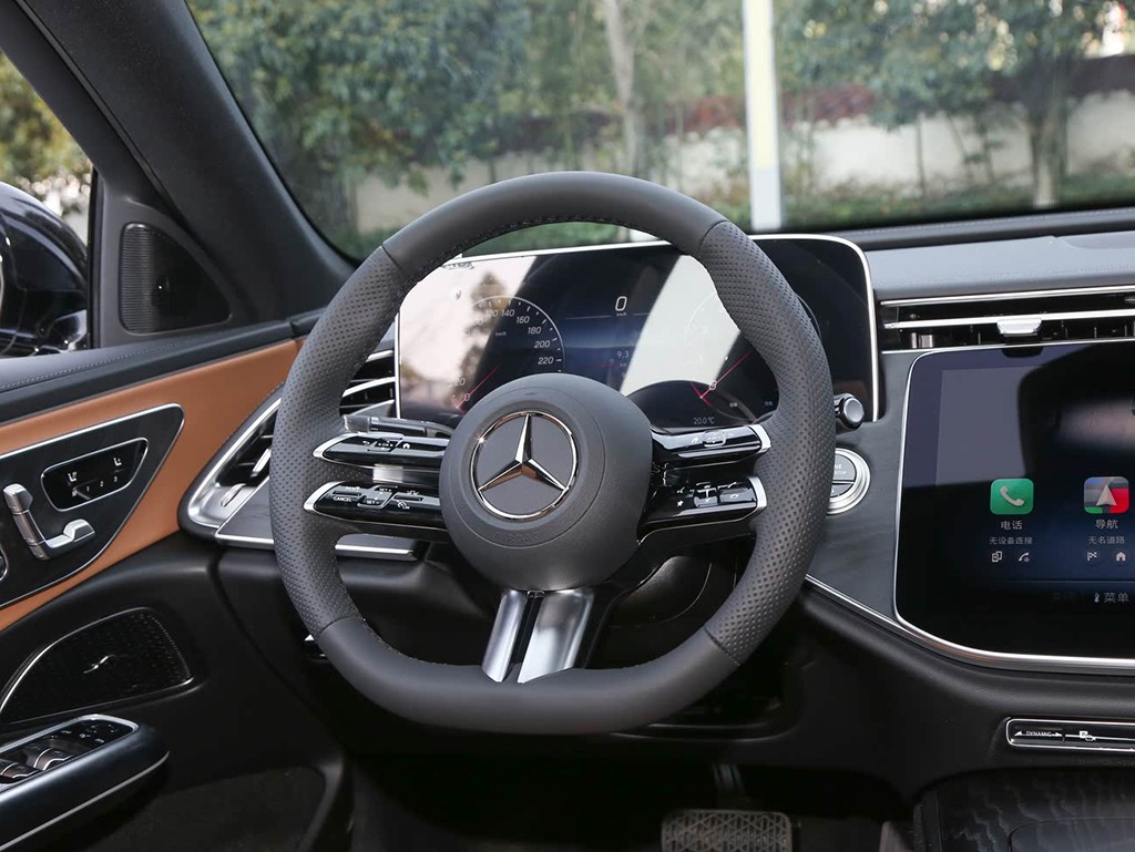 奔驰E级 2025款 改款 E 300 L 时尚运动型