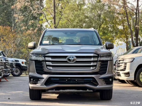 兰德酷路泽中东版 全部在售 2025款 2024款 2023款 2022款 2021款 2020款兰德酷路泽中东版降价35.2万 仅70万可入手