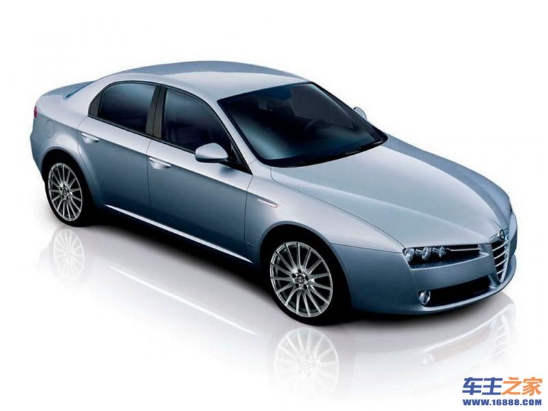 银色 ALFA 159右前45