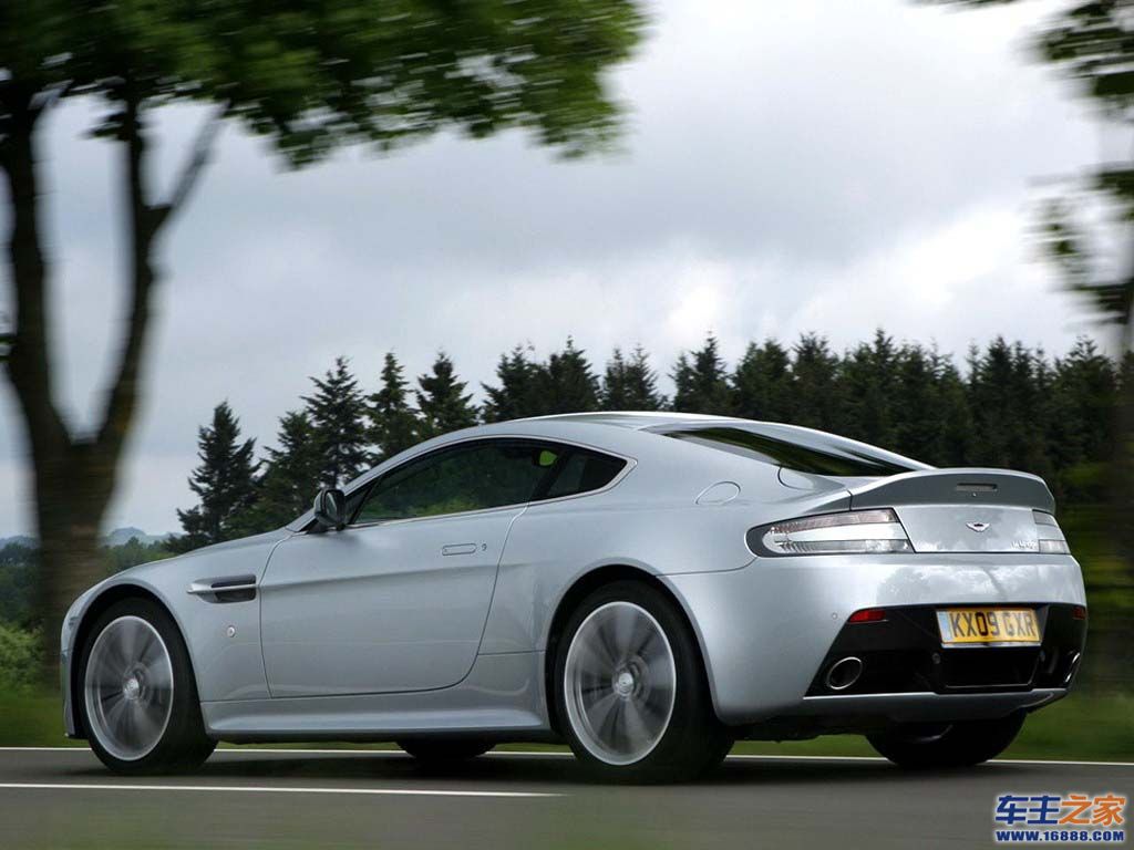 V12 Vantage银色 V12 Vantage