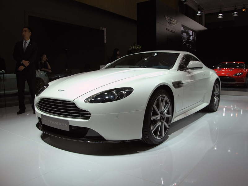 V8 Vantage