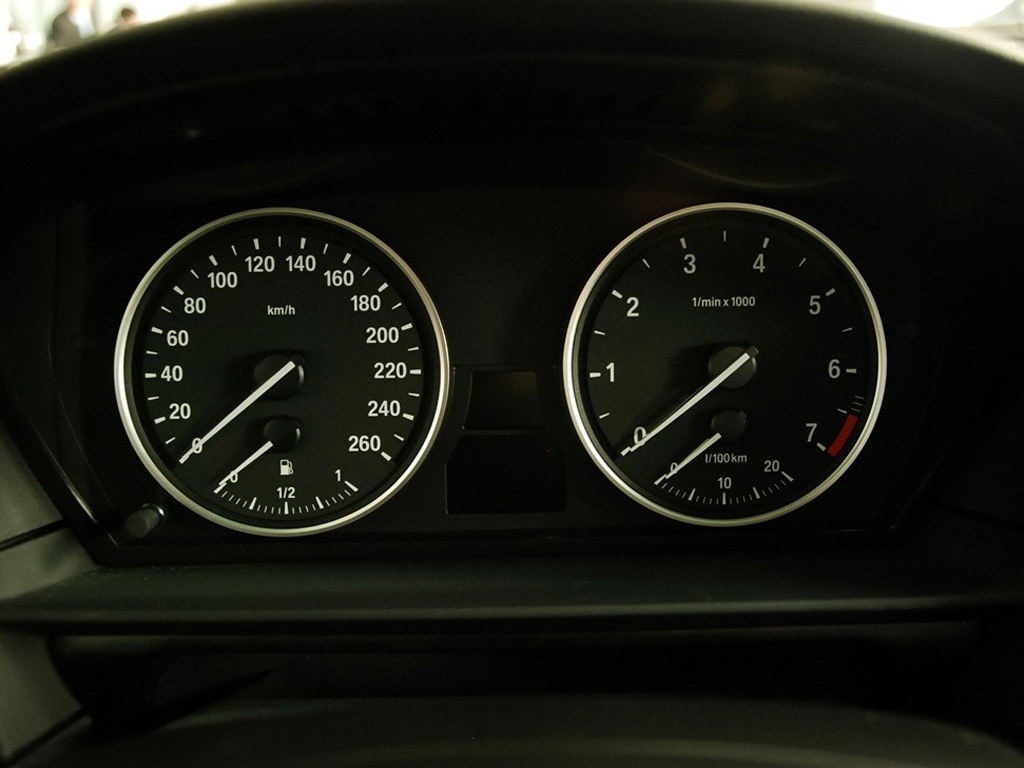 白色宝马5系 2010款 520li豪华型仪表盘|雪铁龙c2内饰图片 – 车主之