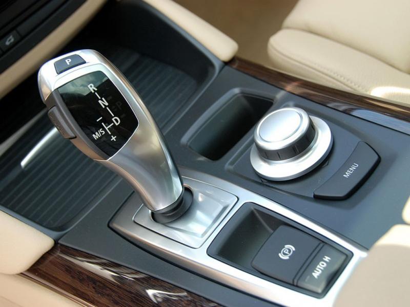宝马X6白色宝马X6 09款 xDrive35i变速器