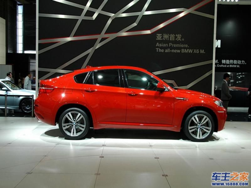 宝马X6红色 宝马X6