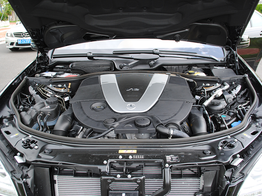 奔驰s级发动机整体,发动机局部