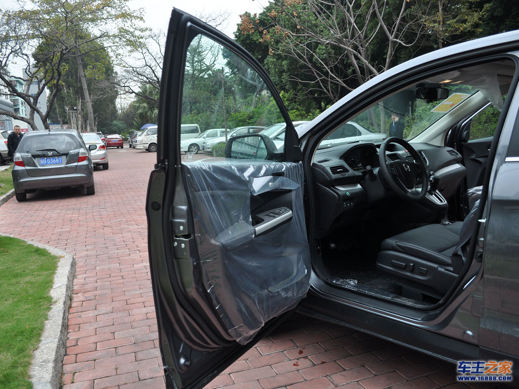 本田cr-v车门内侧