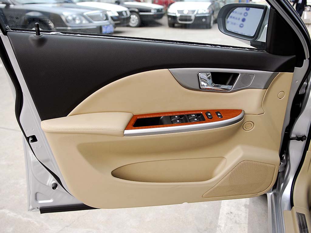 凯越凯越 08款 1.6le-mt车门内饰