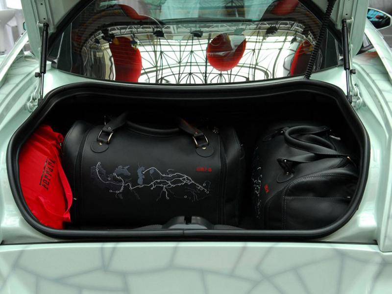 法拉利5992009款 艺术典藏跑车后备箱