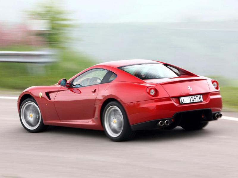 法拉利599红色2010款 Fiorano HGTE车侧正视