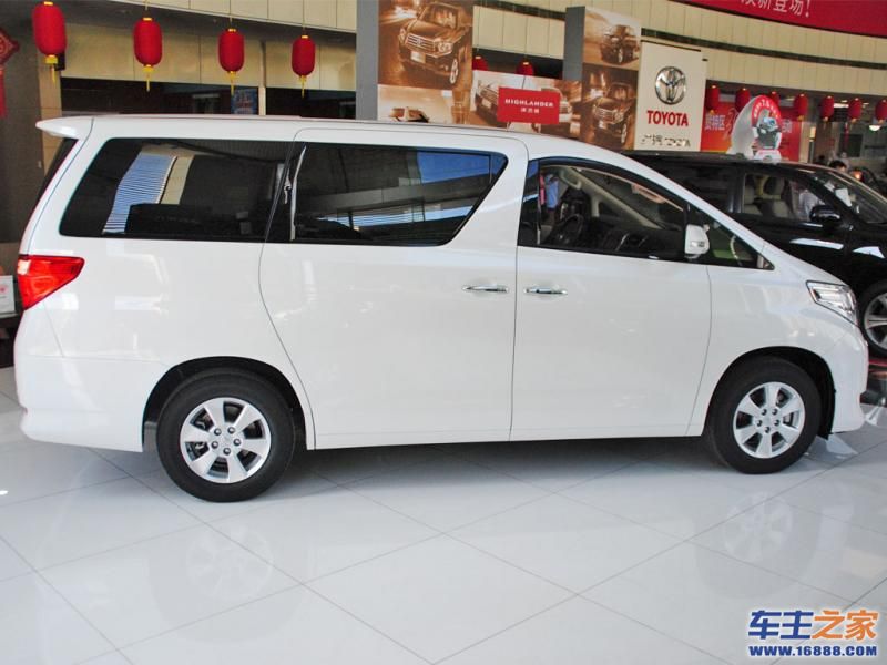 埃尔法白色 丰田Alphard