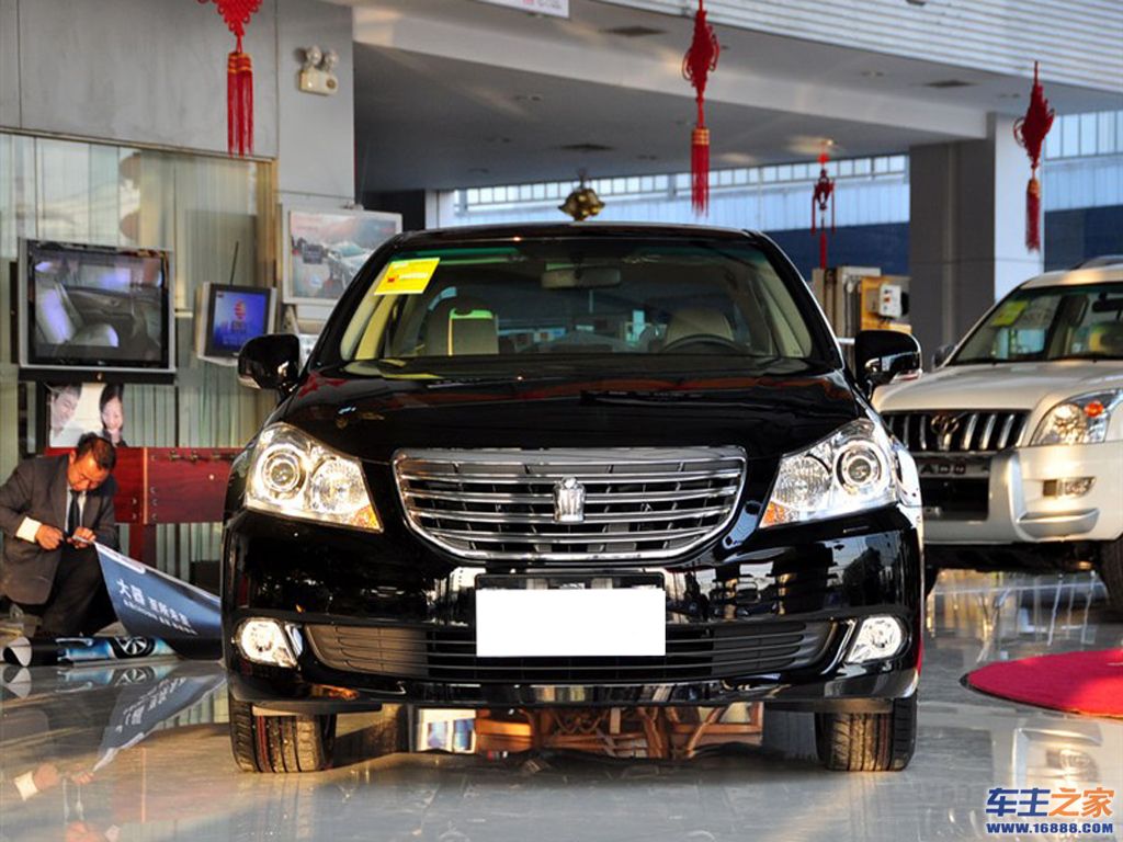 汽车图库 丰田 一汽丰田 皇冠(131/650) 外观 黑色 皇冠前脸 参考成交